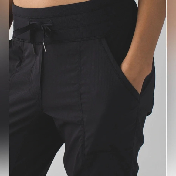Lululemon Street To Studio Pant II *Unlined 28"
Black  size 6 - Picture 3 of 8